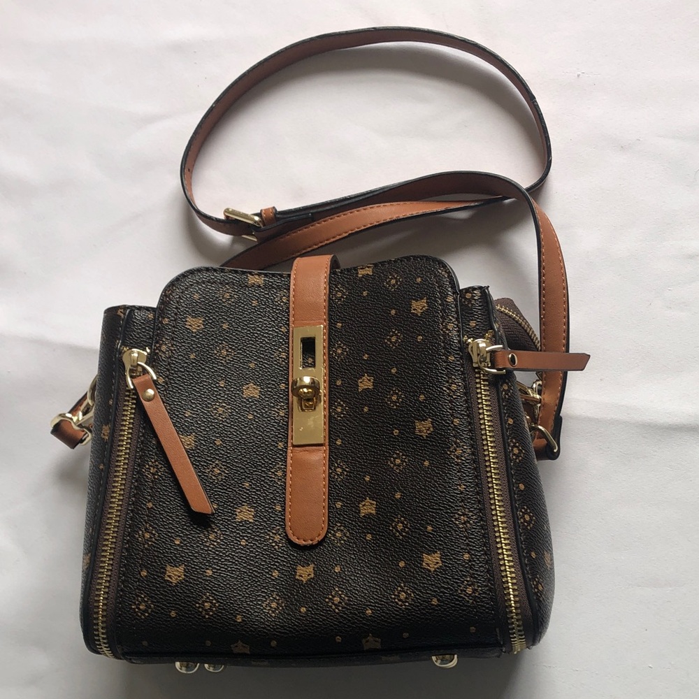 Foxer Stylish Crossbody Bag in Black and Tan